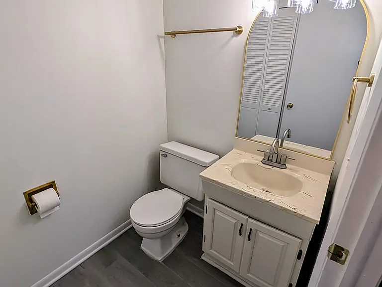 233 Sunset Ct #233 — Photo 7