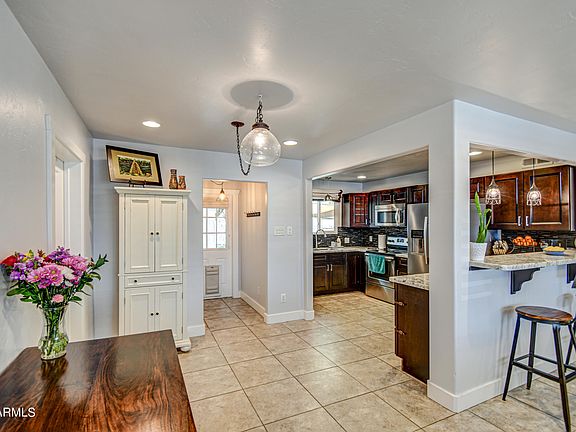 5th image of 1608 W GLENROSA Avenue