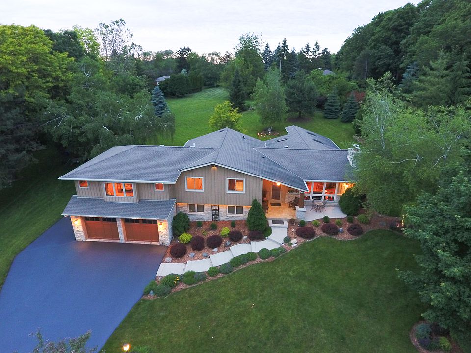 2nd image of 19200 Benington Dr