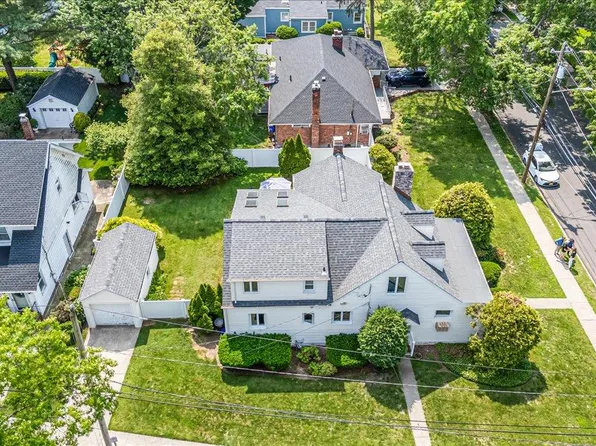 858 Stanton Avenue, Baldwin, NY 11510