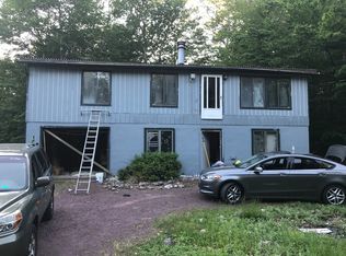 7268 Long Pine Dr, Tobyhanna, PA