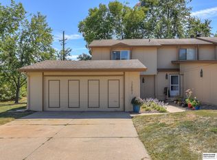 13801 Meadow Ridge Rd, Omaha, NE 68138