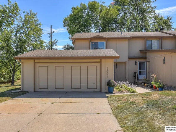 13801 Meadow Ridge Rd, Omaha, NE 68138