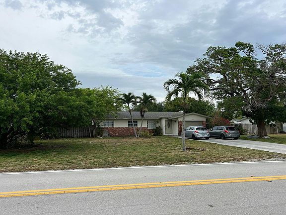 3rd image of 285 NW 35th St