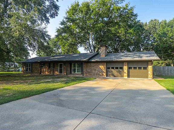2nd image of 602 Garden Dr