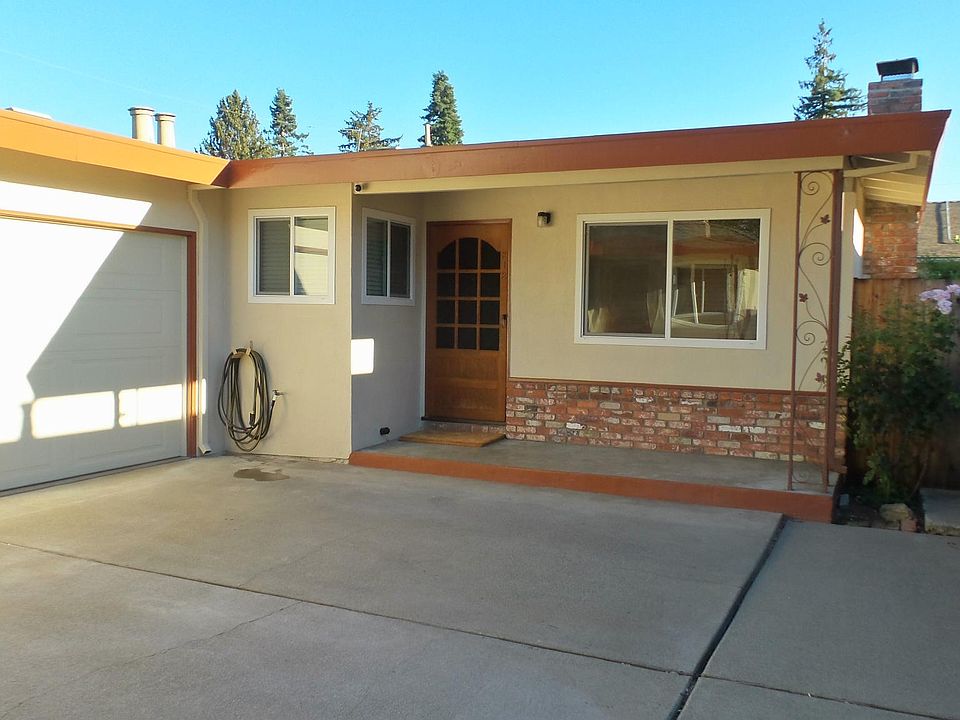 1st image of 212 Roble Ave
