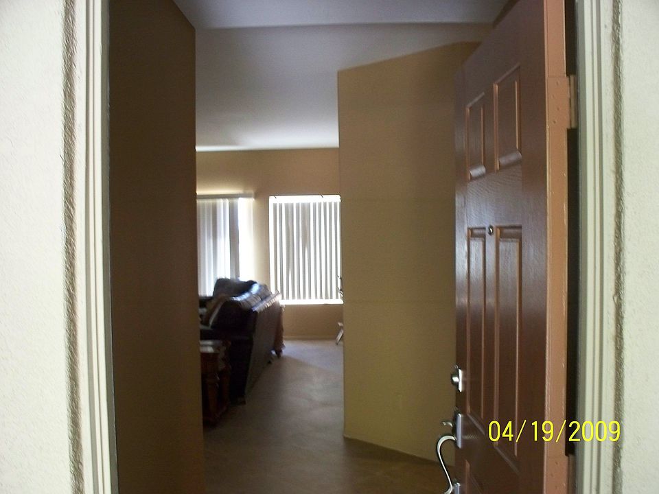 Entry upgraded paint & flooring