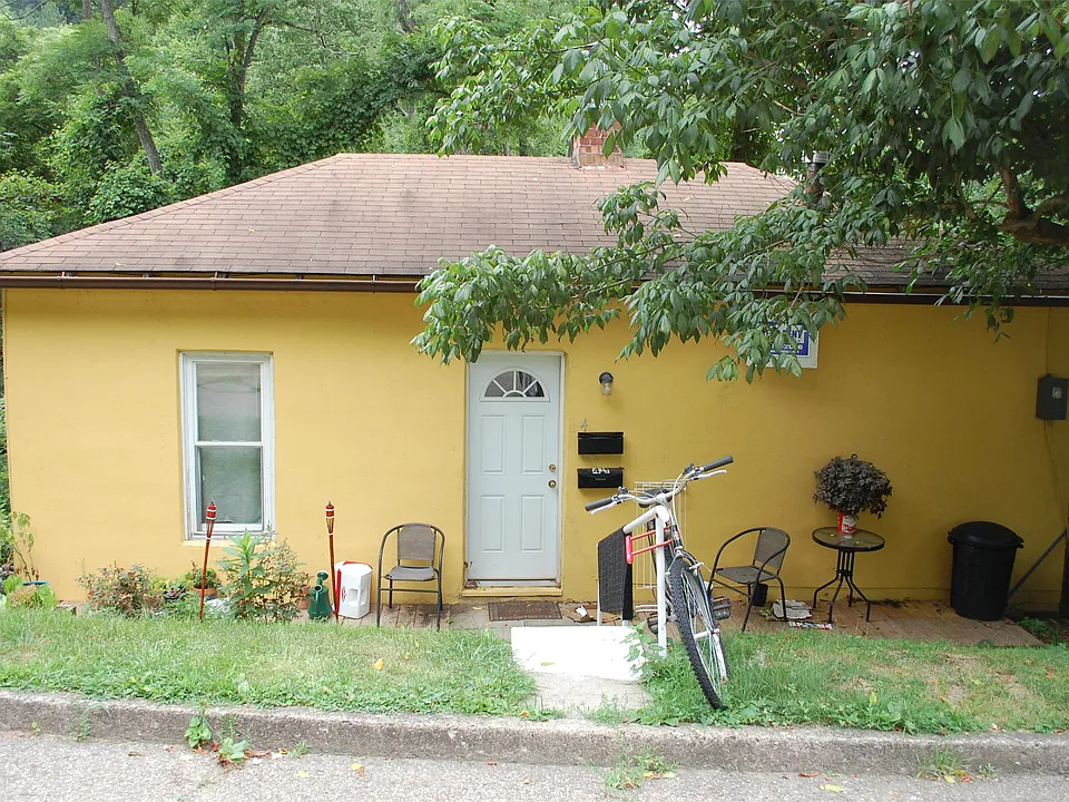 4 Spring St