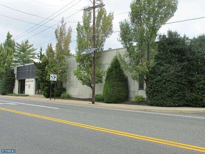 2nd image of 701 E Main St