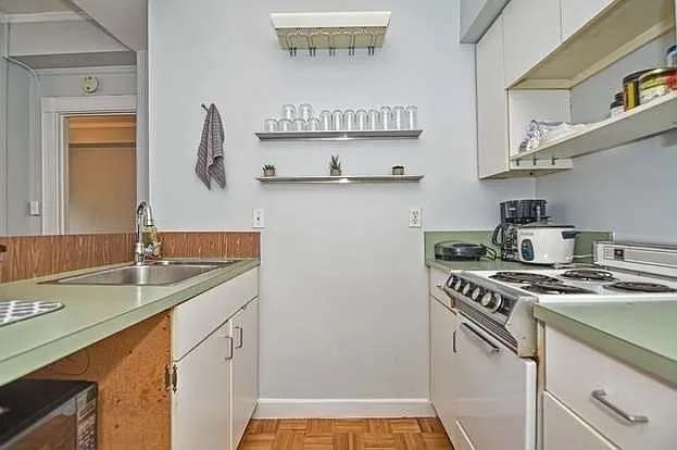 21 Beacon St #2J — Photo 8