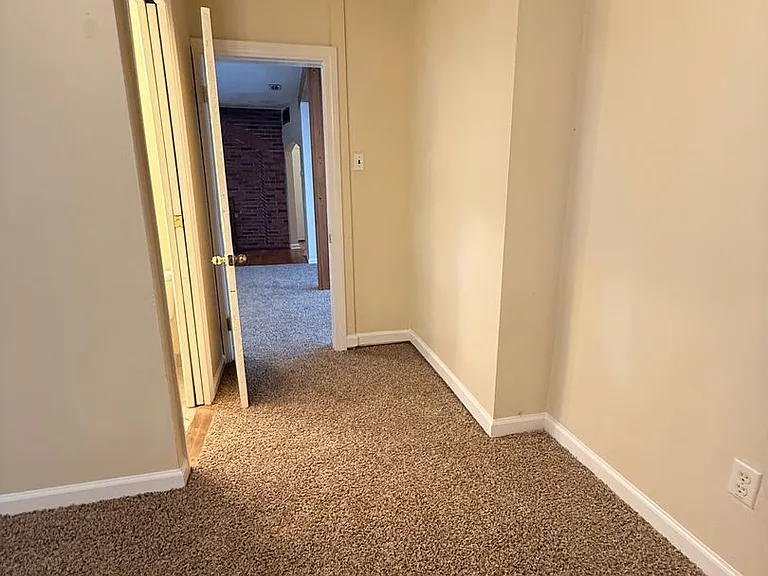 5725 E University Ave — Photo 16