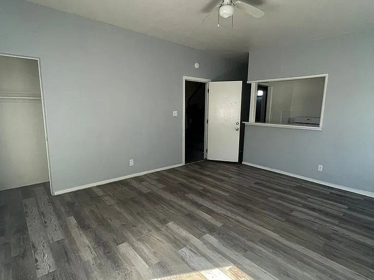 417-453 W Cowles St — Photo 13