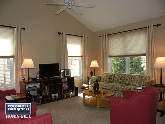 3rd image of 2054 Sanborn Cir