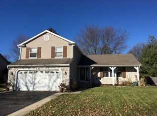 620 Ridgewood Dr, Cary, IL 60013