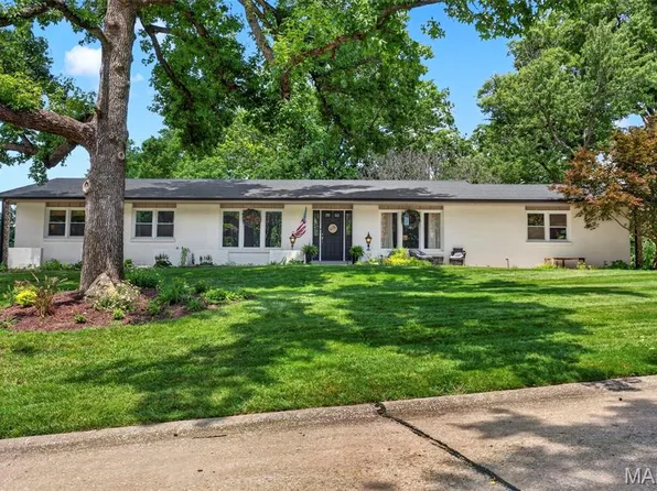 45 Orange Hills Dr, Chesterfield, MO 63017