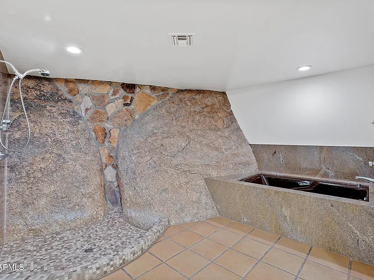 6700 E Hawksnest Rd — Photo 36