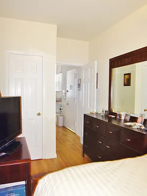 Rented by Julianna Realty Corp | media 13