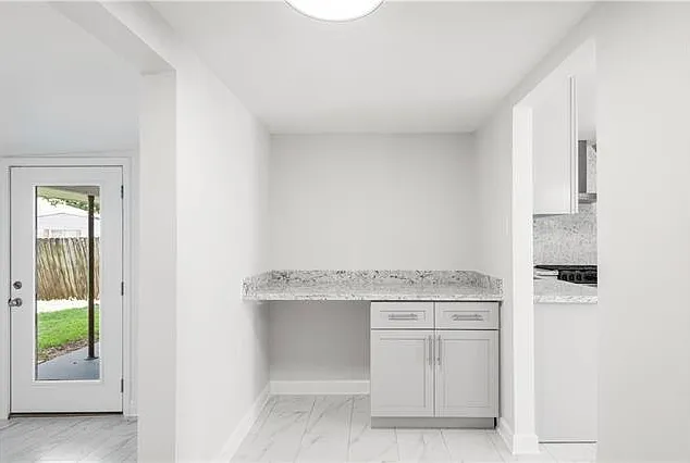 1509 Taft Park — Photo 17