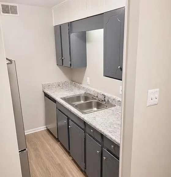 Welcome to Richmond Hills Apartments, where modern living meets comfort. Enjoy our stylish kitchens equipped with sleek cabinetry and elegant countertopsperfect for culinary adventures. Ready to elevate your lifestyle? Schedule a tour today!