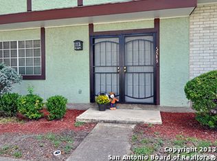 6843 Crown Rdg, San Antonio, TX 78239