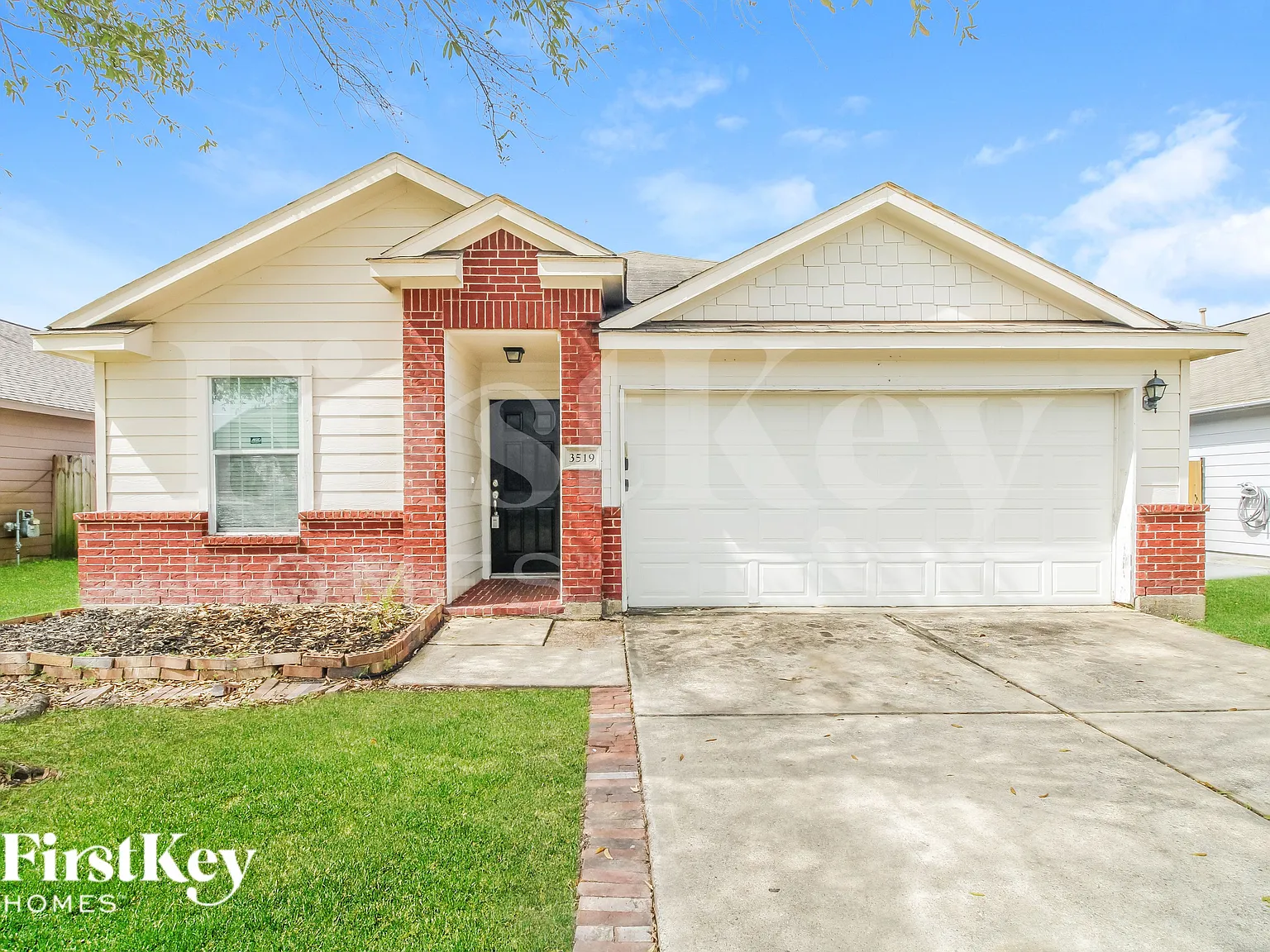 4 bed, 2.5 bath, 1841 sqft, $1,730 — Photo 2