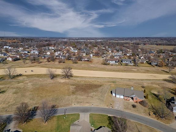 3rd image of 624 Quail Nest Rd