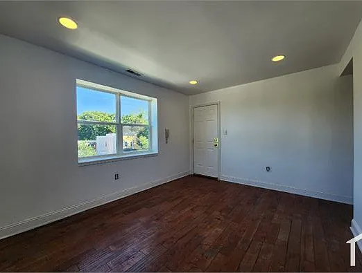 5501 Foote St NE — Photo 5