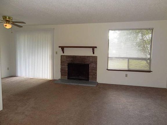 5th image of 12226 118th Avenue Ct E APT A