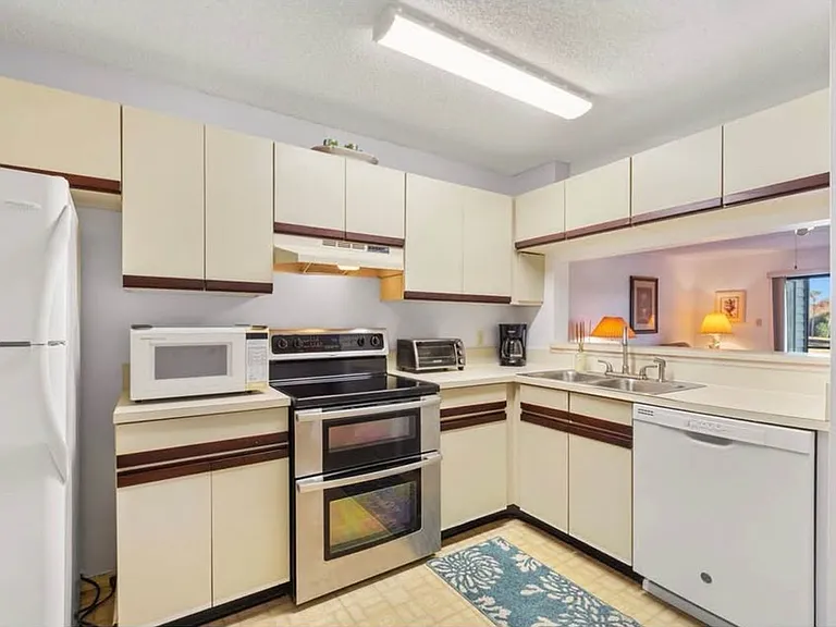 5790 Marina Dr #2 — Photo 9