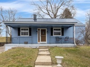 25 Columbus Dr, Monessen, PA