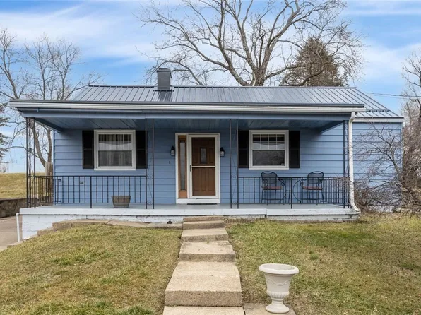 25 Columbus Dr, Monessen, PA 15062