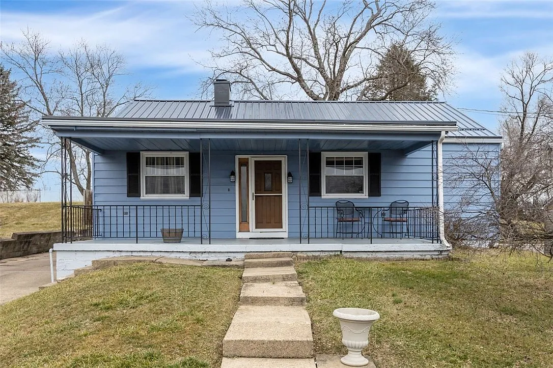 25 Columbus Dr photo 1