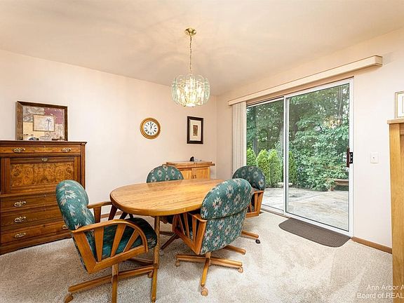 2nd image of 7957 Lake Crest Dr