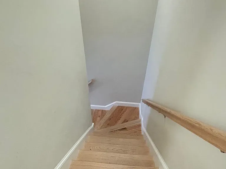 30 Forest Ave — Photo 15