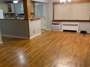 16 Saxon Rd, Farmingdale, NY 11735