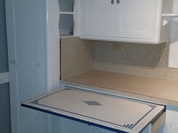 Buit in cutting board in kitchen