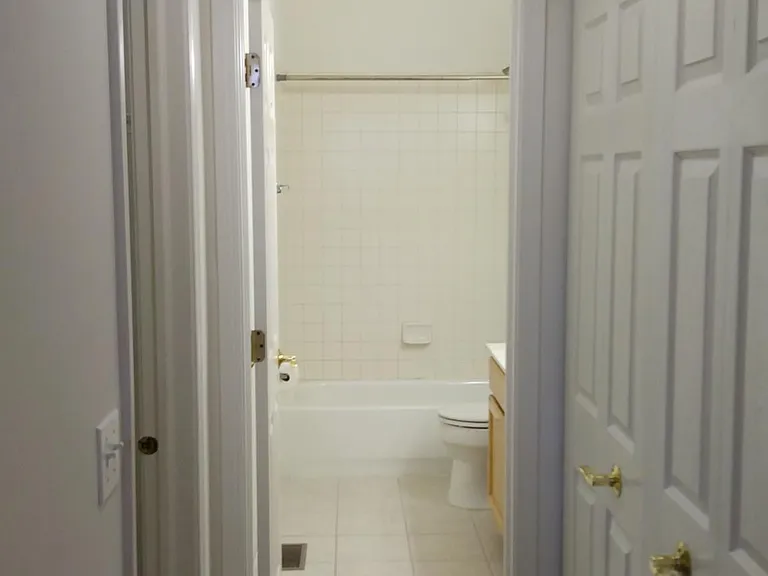 599 Prestwick Ln — Photo 7