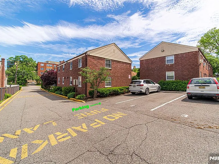 2205 Center Ave #A — Photo 11