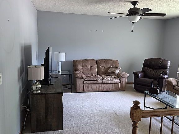 5th image of 908 Tressa St