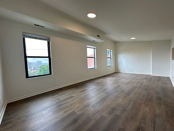 5th image of 1777 Sycamore St APT 9