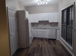 96 Poquonock Ave APT B, Windsor, CT 06095