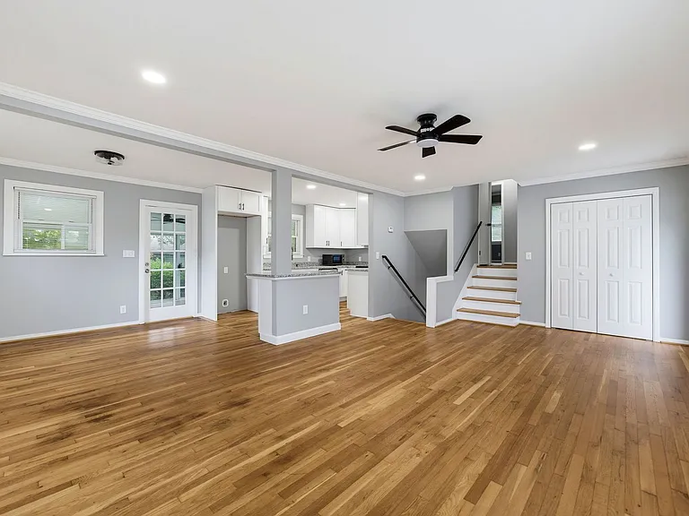 3051 Highland Dr SE — Photo 8