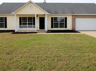 595 S Harkness St, Jackson, GA 30233