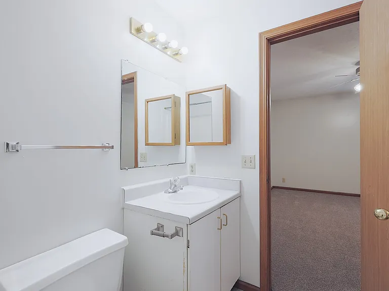 2221 S Street — Photo 42