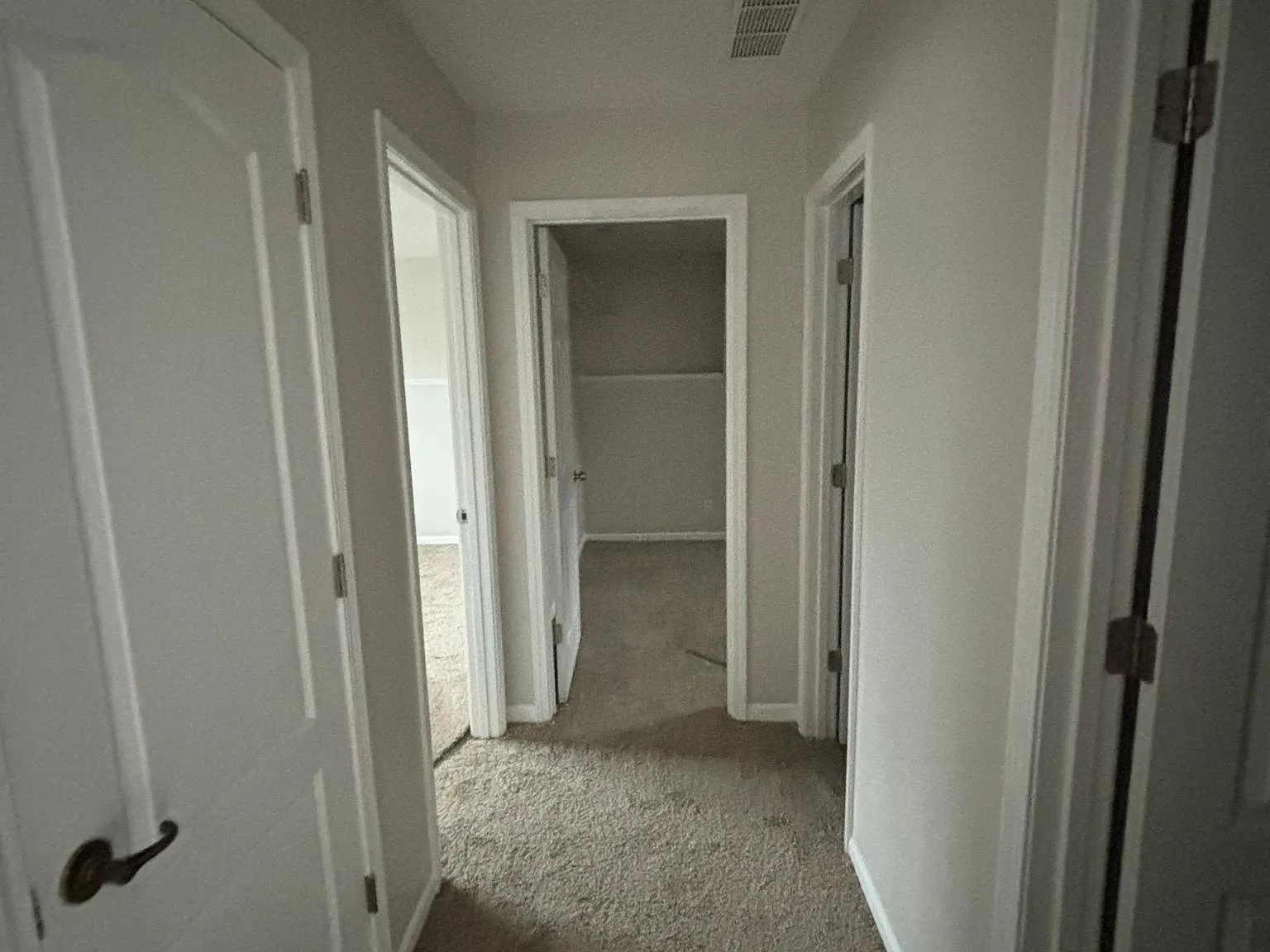 5 bed, 1750 sqft, $2,400 — Photo 2