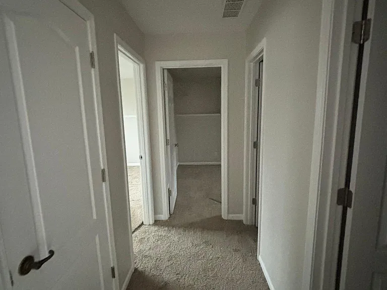 406 Killarney Ln — Photo 2