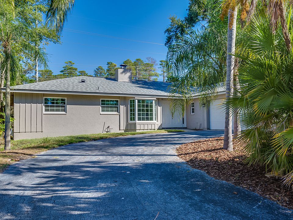 1st image of 825 Pinewood Ter W