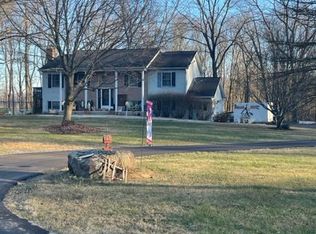 33 Hardwood Ln, Mohnton, PA 19540