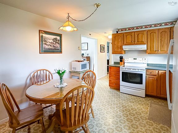 5th image of 1005 W Halls Ln