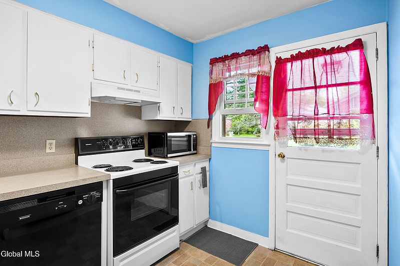 4th image of 568 Delaware Avenue Unit 1